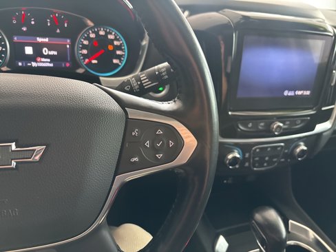 Used 2021 Chevrolet Traverse RS image 13