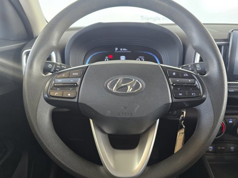 Used 2024 Hyundai Venue SE image 10