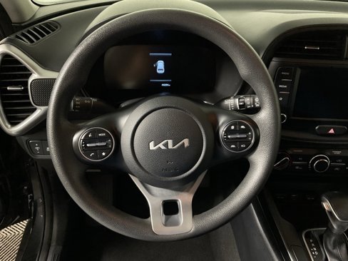 Used 2023 Kia Soul LX image 22