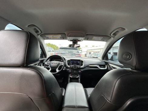 Used 2022 GMC Terrain SLT image 25