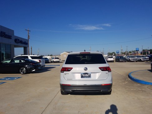 Used 2018 Volkswagen Tiguan SEL Premium image 5