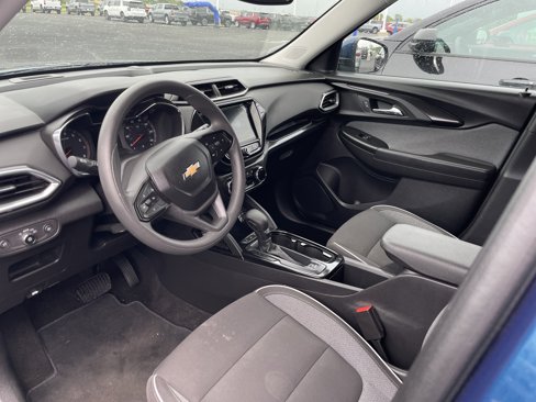 Used 2021 Chevrolet TrailBlazer LT w/ Convenience Package image 9