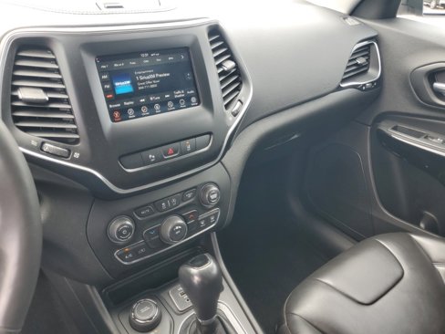 Used 2021 Jeep Cherokee Latitude Plus image 18