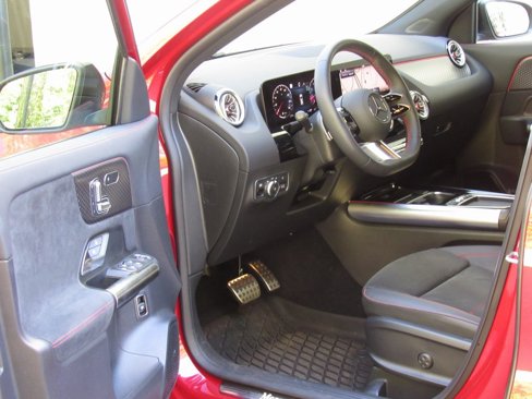 Certified 2025 Mercedes-Benz GLA 250 4MATIC image 8
