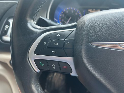 Used 2016 Chrysler 200 Limited w/ Convenience Group image 6