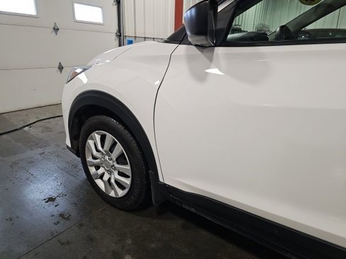 Used 2021 Nissan Kicks S image 13