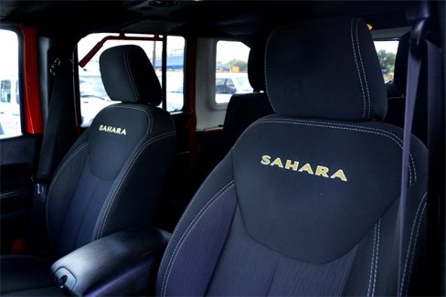 Used 2016 Jeep Wrangler Unlimited Sahara w/ Connectivity Group image 11