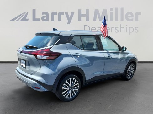 Used 2022 Nissan Kicks SV image 5