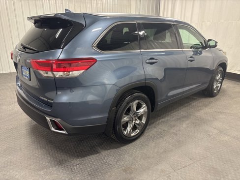 Used 2017 Toyota Highlander Limited image 9