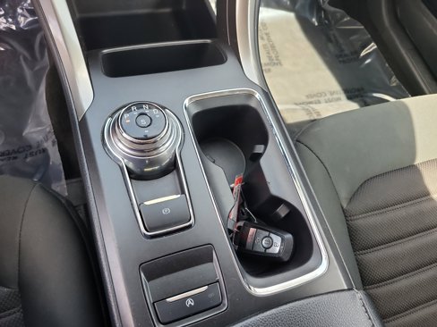 Used 2018 Ford Fusion SE image 24
