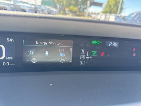 Used 2017 Toyota Prius Four image 18