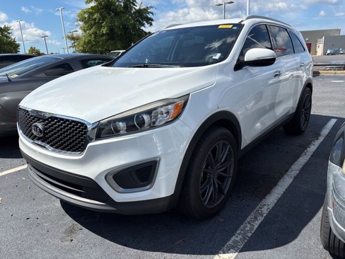 Used 2017 Kia Sorento LX image 1