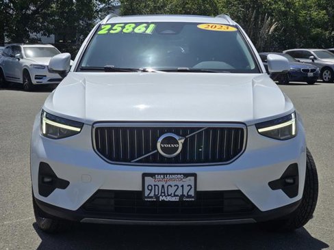 Certified 2023 Volvo XC40 B4 Plus image 2