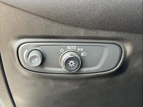 Used 2022 Chevrolet Equinox RS w/ RS Leather Package image 15