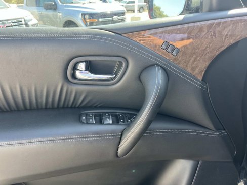 Used 2015 INFINITI QX80 Luxe w/ 22" Wheel Package image 16