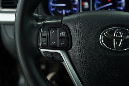 Used 2019 Toyota Highlander XLE image 24