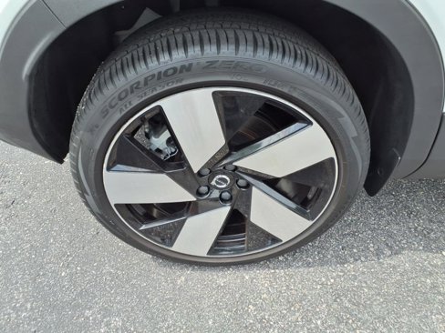 Certified 2023 Volvo C40 P8 Recharge Ultimate image 11