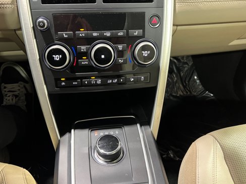 Used 2017 Land Rover Discovery Sport HSE image 28