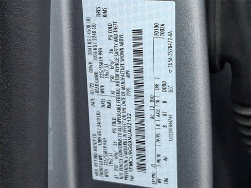 Certified 2022 Ford Escape SE w/ SE Sport Appearance Package image 28