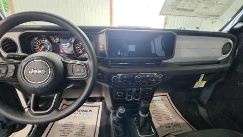 New 2025 Jeep Gladiator Sport image 10