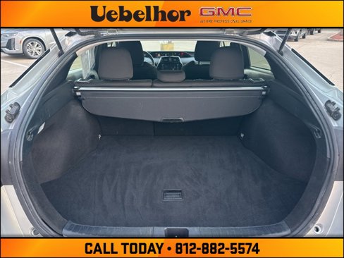 Used 2021 Toyota Prius LE image 9
