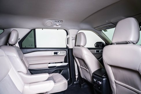 Used 2021 Ford Explorer Limited w/ Equipment Group 301A image 16