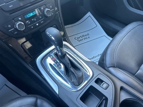 Certified 2012 Buick Regal Leather image 17