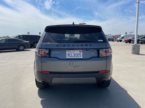Used 2019 Land Rover Discovery Sport SE image 3