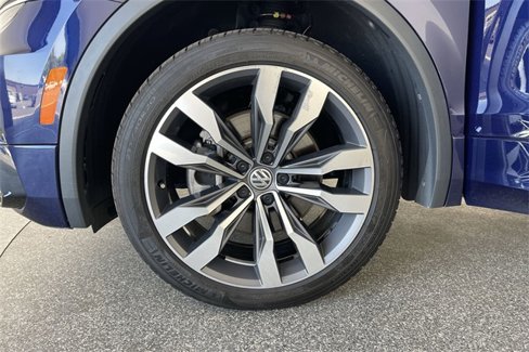 Used 2021 Volkswagen Tiguan SEL Premium R-Line image 48