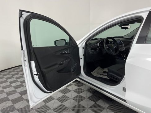 Used 2023 Chevrolet Malibu LT image 16