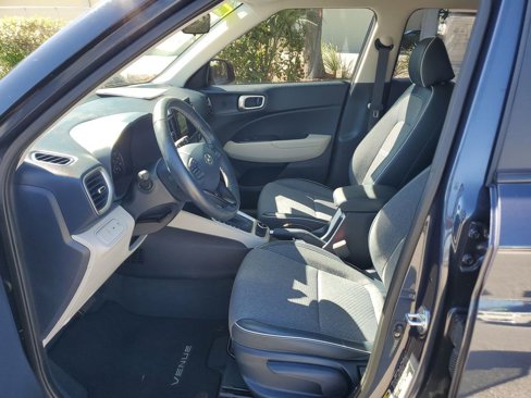 Certified 2020 Hyundai Venue image 26