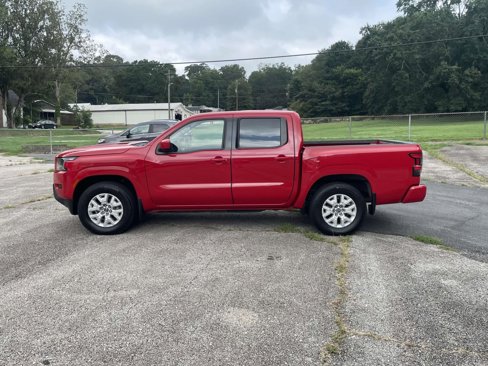 Used 2022 Nissan Frontier SV image 2