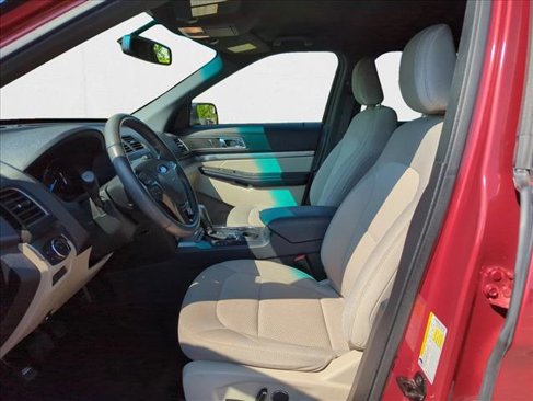 Used 2018 Ford Explorer XLT w/ Equipment Group 201A image 16