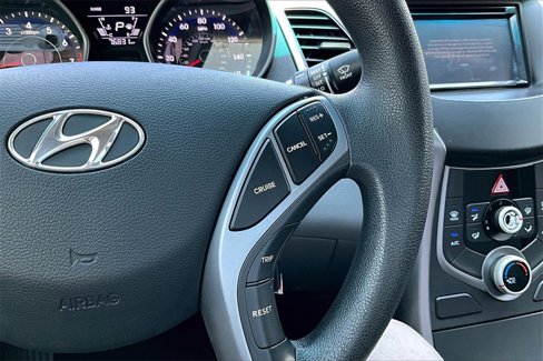 Used 2016 Hyundai Elantra SE image 18