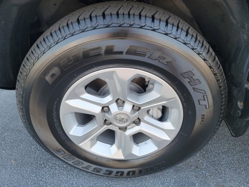 Used 2018 Toyota 4Runner SR5 Premium image 33