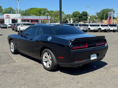 Used 2023 Dodge Challenger SXT image 5