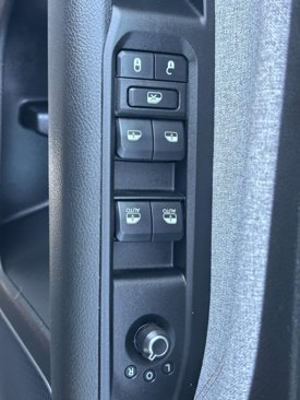 Used 2022 Jeep Compass Latitude w/ Sun and Sound Group image 25