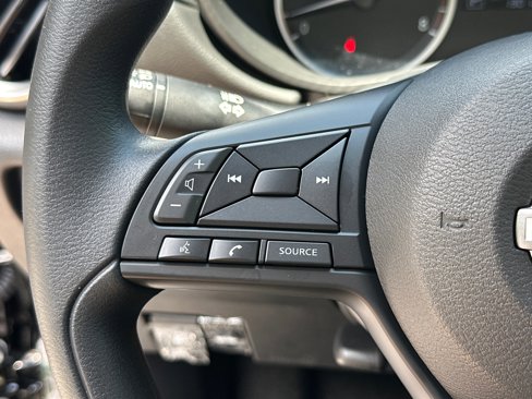 Used 2025 Nissan Versa S w/ Trunk Package image 25
