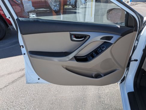 Used 2015 Hyundai Elantra SE image 14