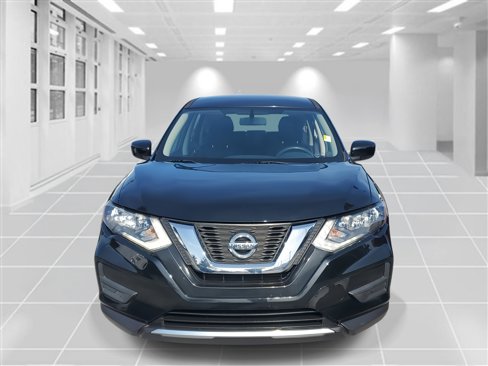 Used 2017 Nissan Rogue S image 2