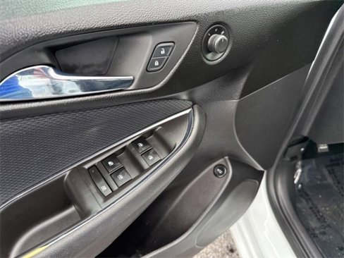 Used 2016 Chevrolet Cruze LT image 17