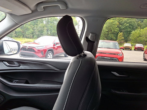 Used 2023 Jeep Grand Cherokee Laredo image 17
