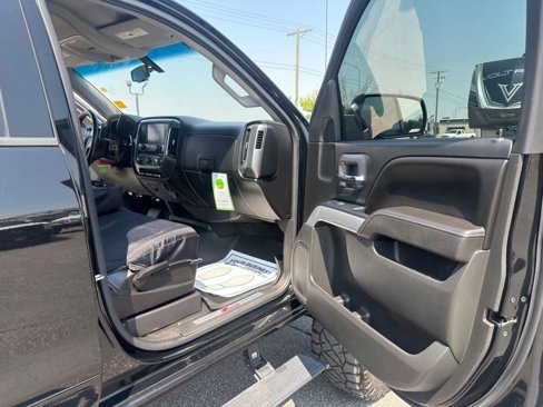 Used 2017 Chevrolet Silverado 1500 LT w/ All Star Edition image 38