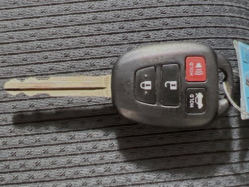 Used 2017 Toyota Camry SE image 35