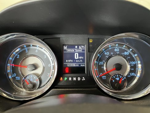 Used 2011 Chrysler Town & Country Touring-L w/ Entertainment Group #2 image 9