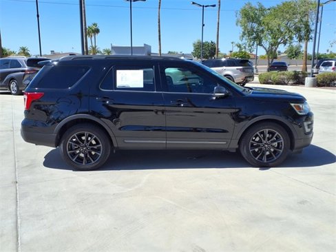 Used 2017 Ford Explorer XLT w/ Equipment Group 202A image 12