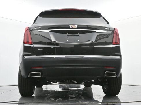 New 2025 Cadillac XT5 Luxury image 18