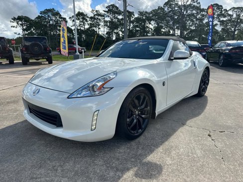Used 2015 Nissan 370Z Touring image 7