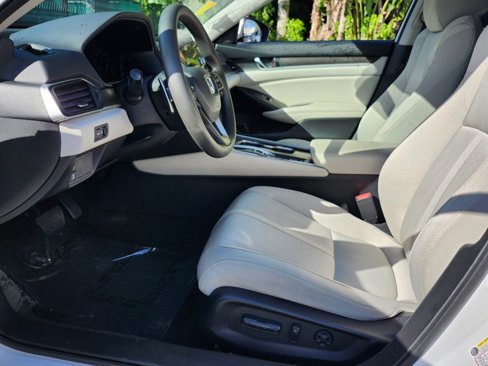Certified 2019 Honda Accord EX image 5