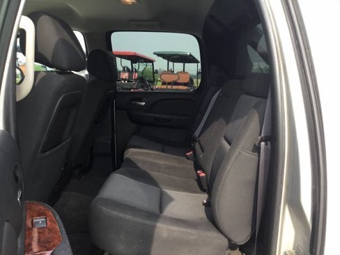 Used 2011 Chevrolet Avalanche LS image 11